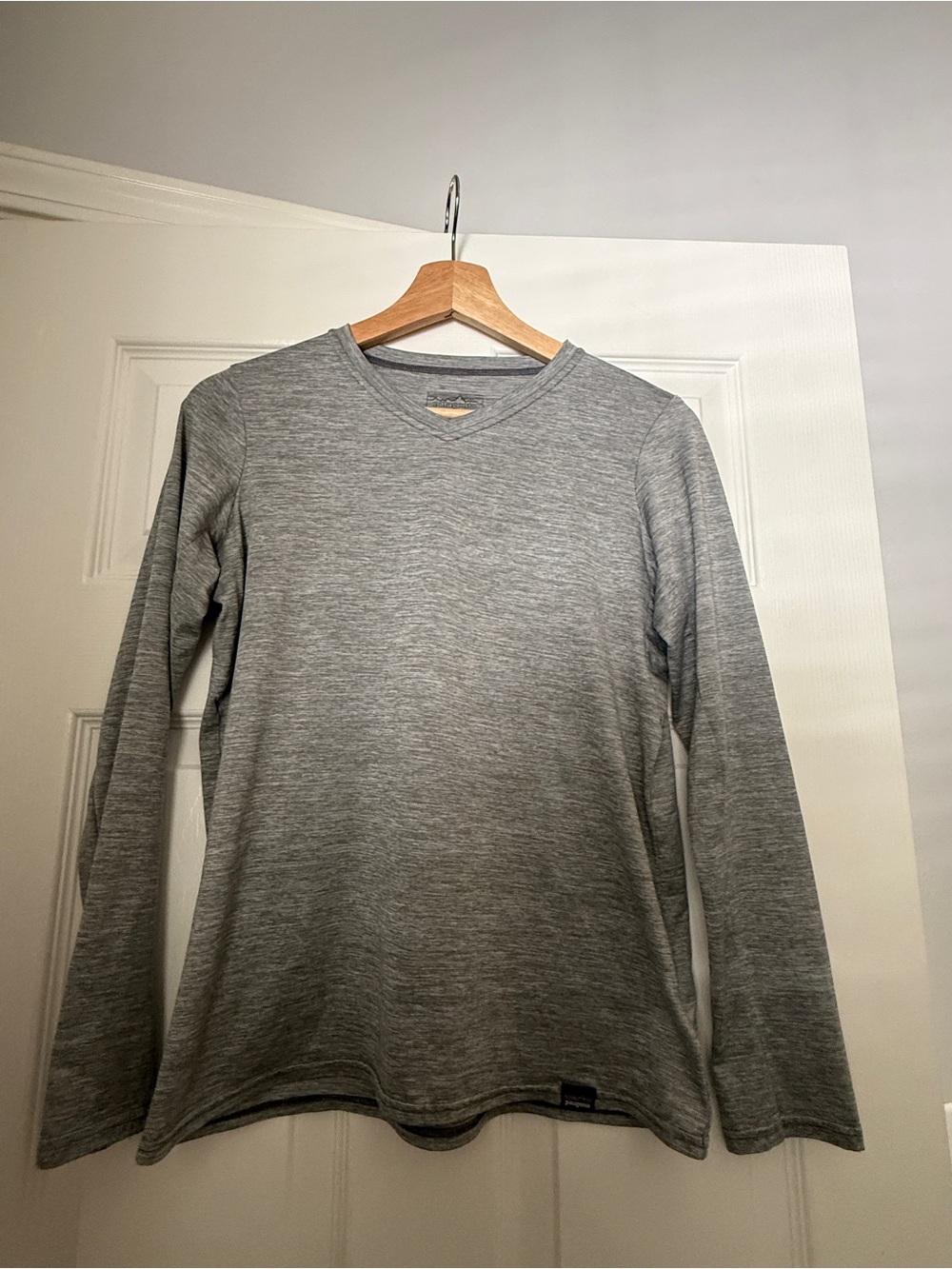 Patagonia Men's Long-Sleeve Crewneck Shirt - Heather Gray Small Asia Fit Medium